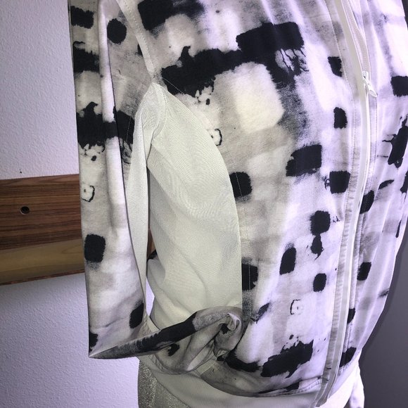 Lululemon Noir Jacket, W6 - Picture 11 of 14